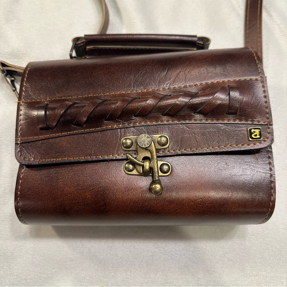 NAS Small Faux Leather Purse‎